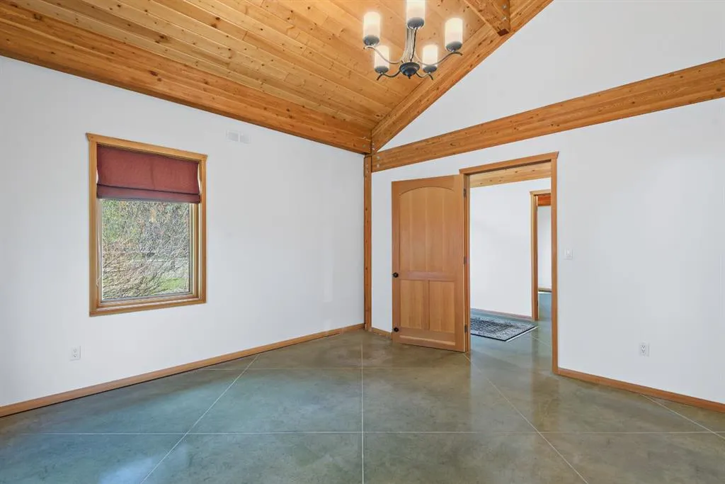 26471 Township Road 382
