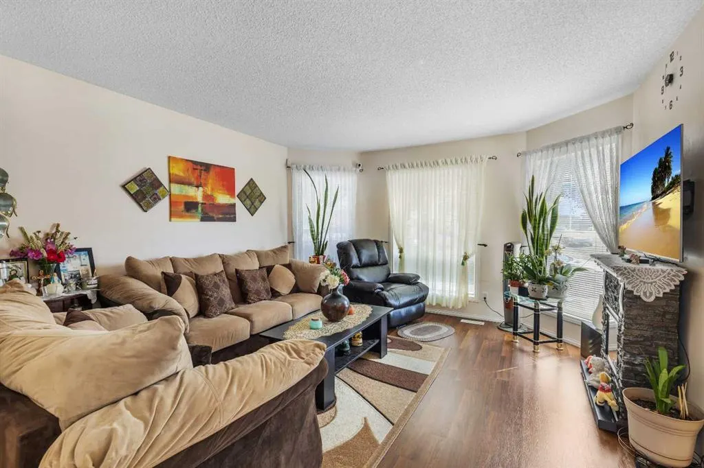 31 Tarington Way NE