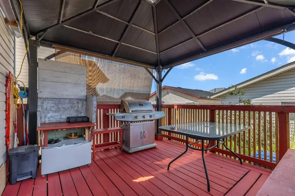 31 Tarington Way NE