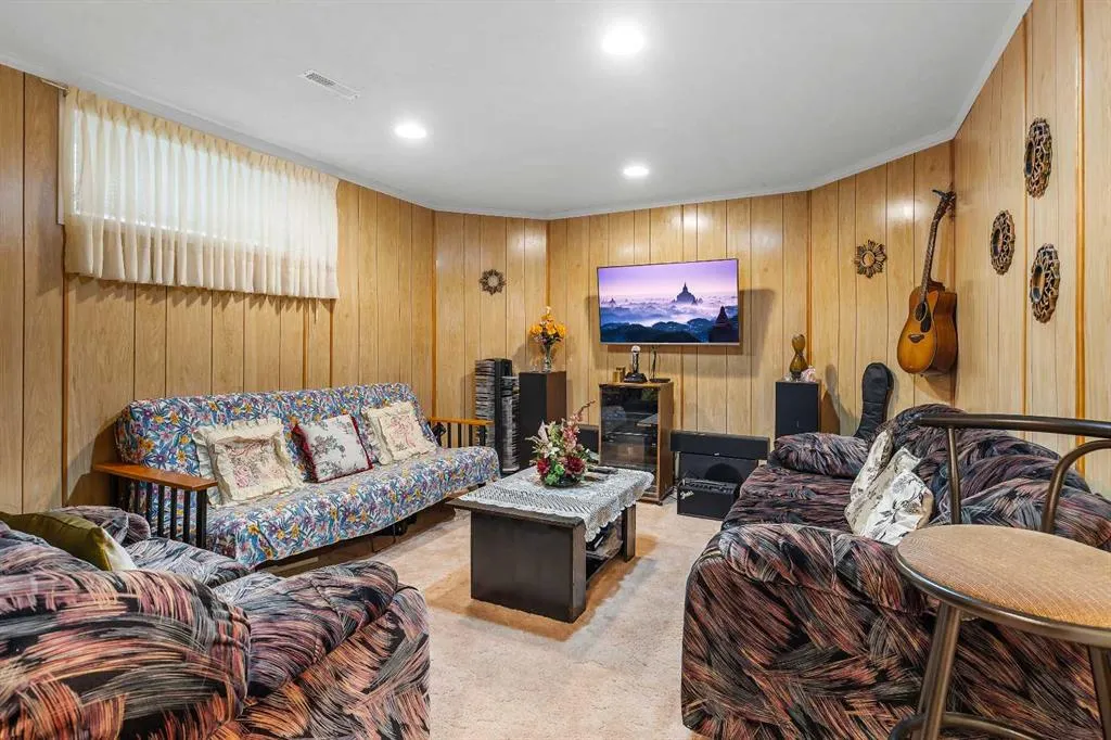 31 Tarington Way NE