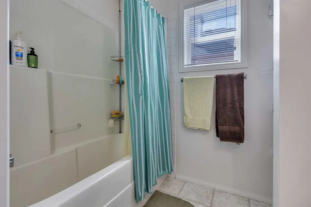 31 Tarington Way NE