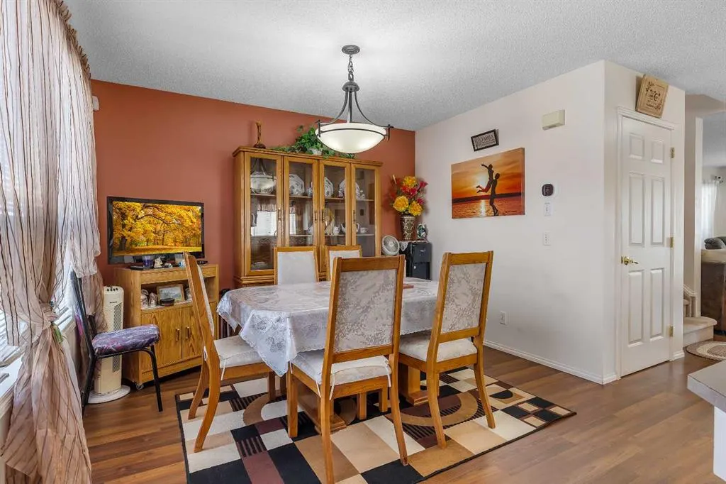 31 Tarington Way NE