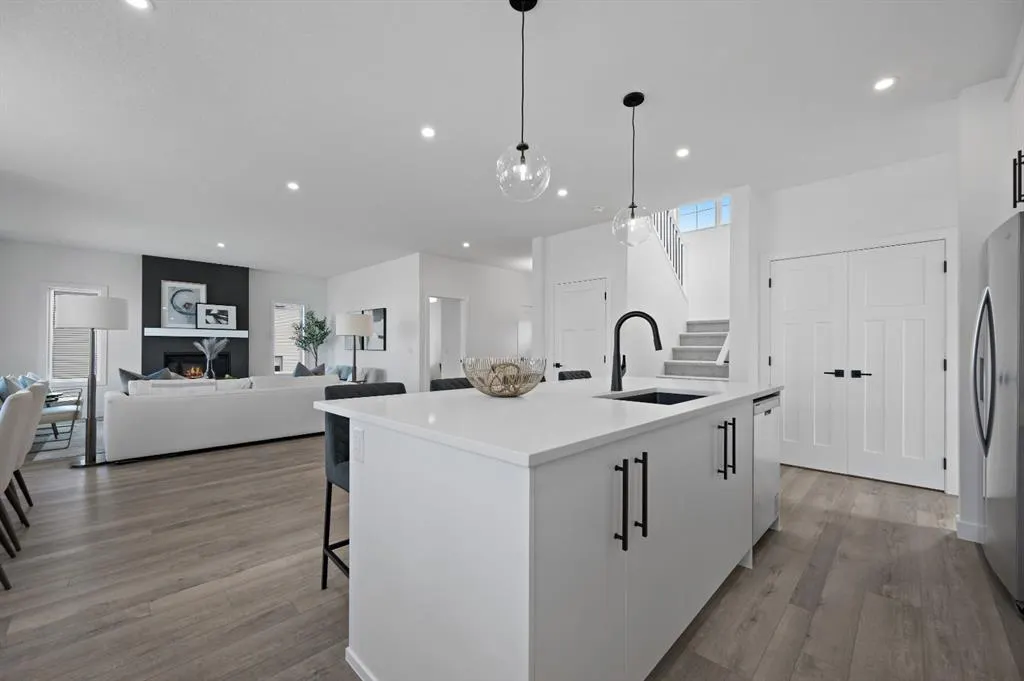 371 Carringvue Grove NW