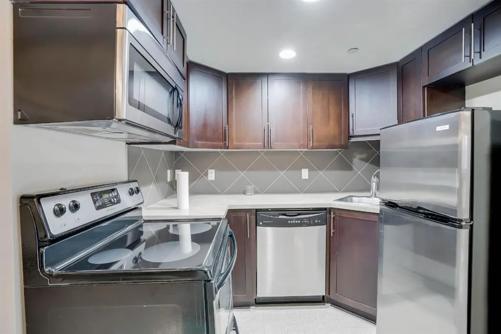 500 Rocky Vista Gardens NW, #103