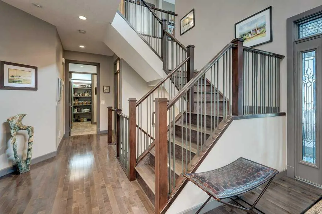 250 Cranarch Circle SE
