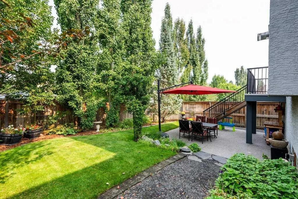 250 Cranarch Circle SE