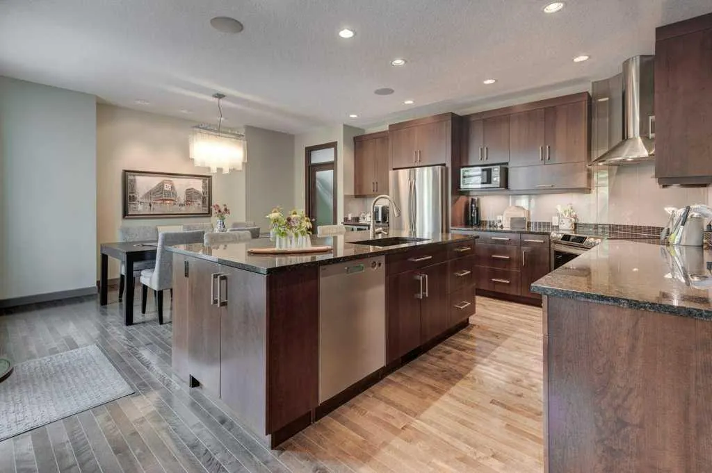 250 Cranarch Circle SE