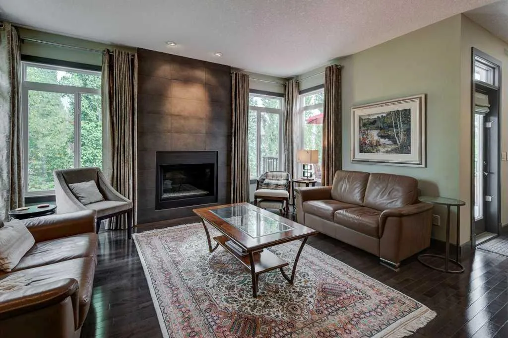 250 Cranarch Circle SE