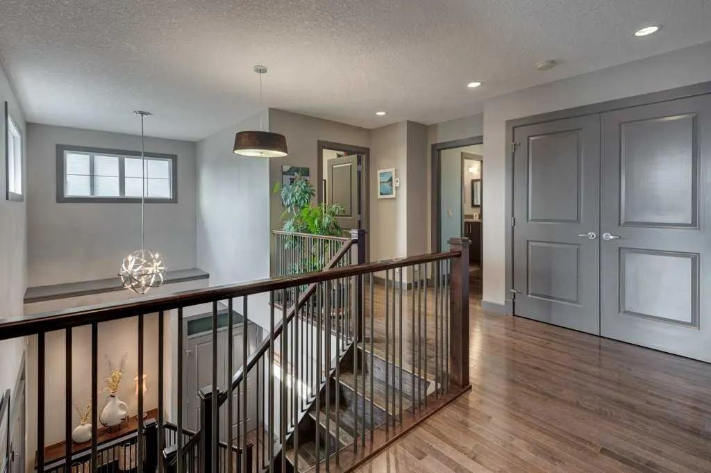 250 Cranarch Circle SE