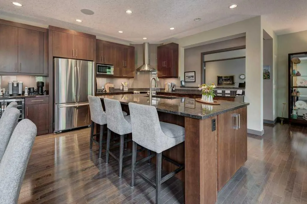 250 Cranarch Circle SE