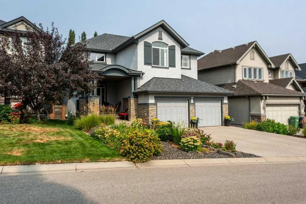 250 Cranarch Circle SE