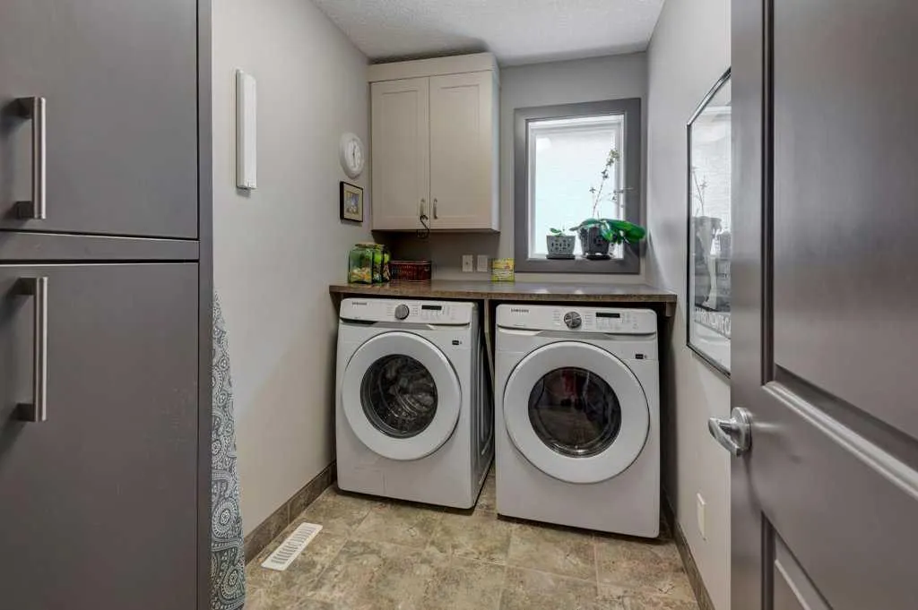 250 Cranarch Circle SE