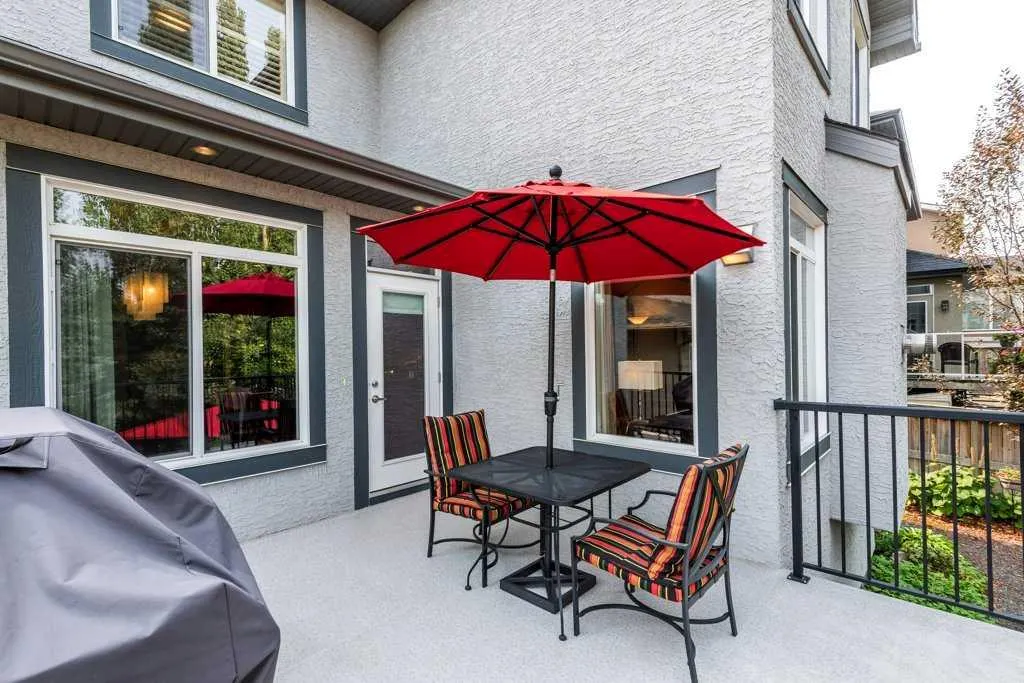 250 Cranarch Circle SE