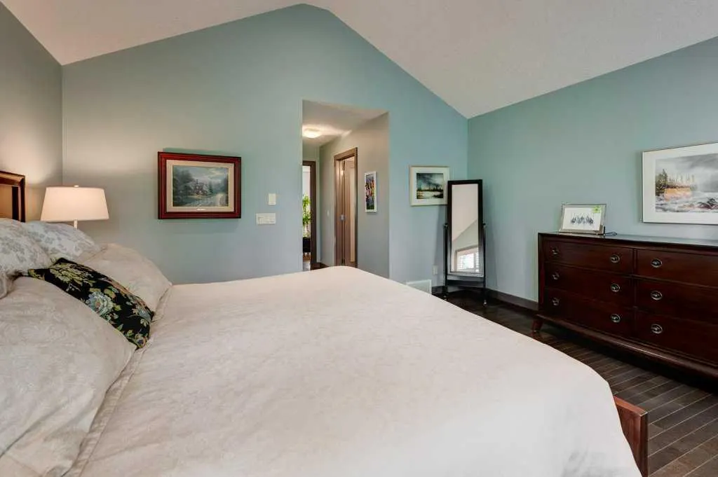 250 Cranarch Circle SE