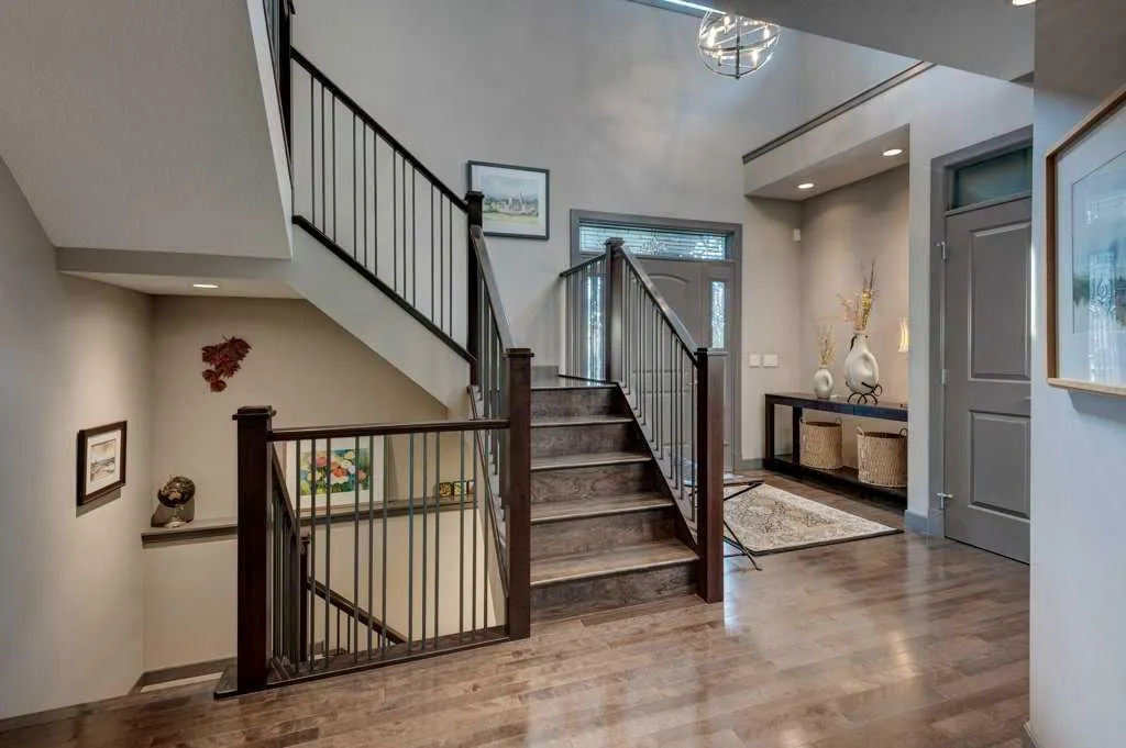 250 Cranarch Circle SE