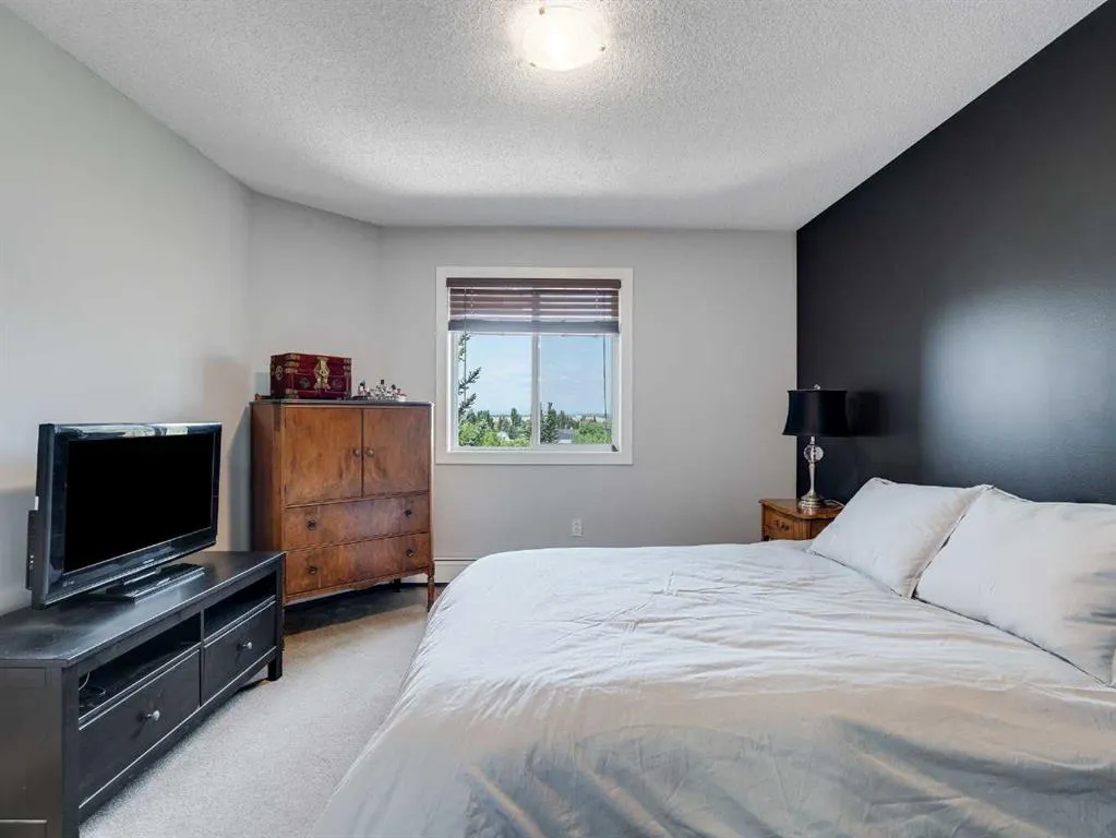 10 Sierra Morena Mews SW, #409