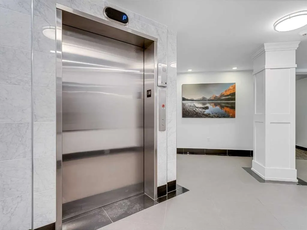 10 Sierra Morena Mews SW, #409