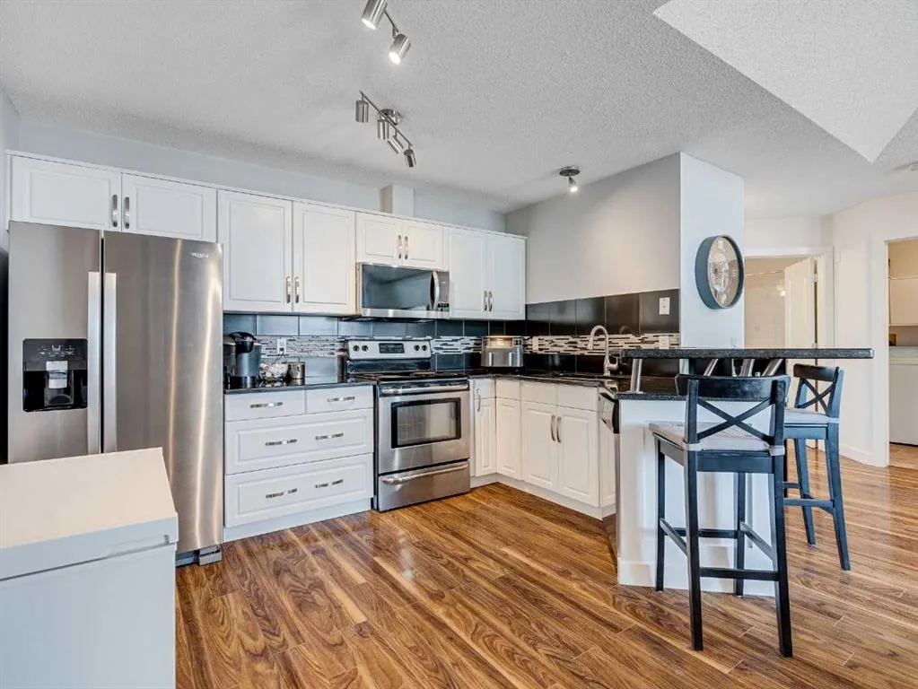 10 Sierra Morena Mews SW, #409