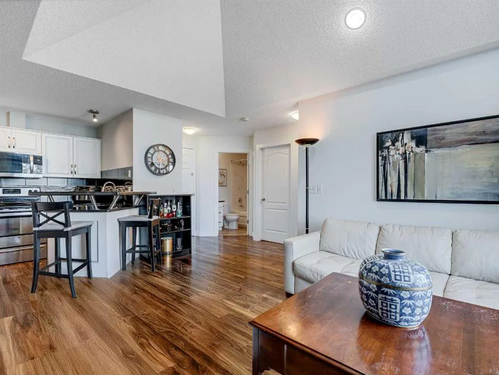 10 Sierra Morena Mews SW, #409
