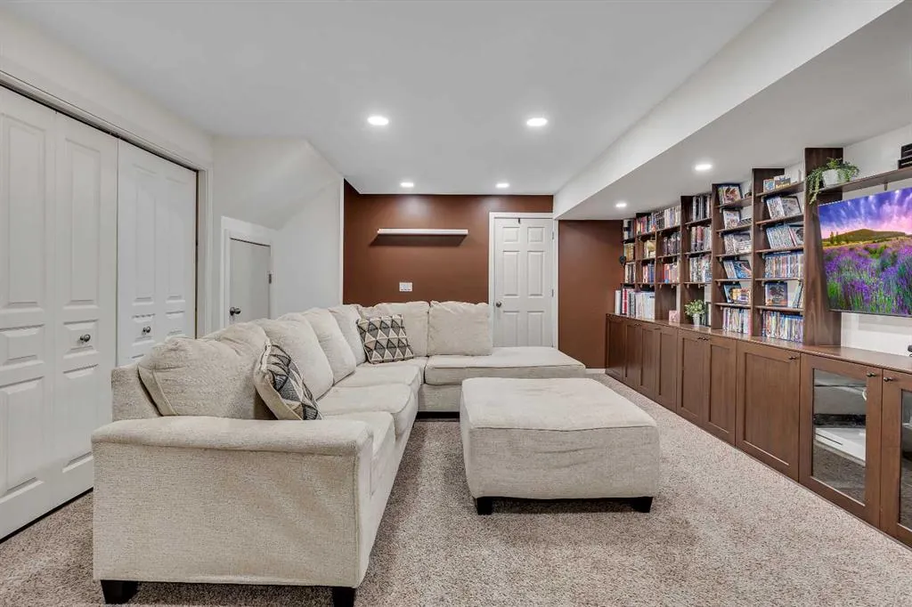 216 Cramond Green SE