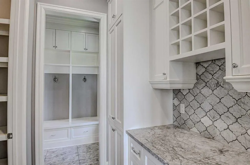161 Glyde Park