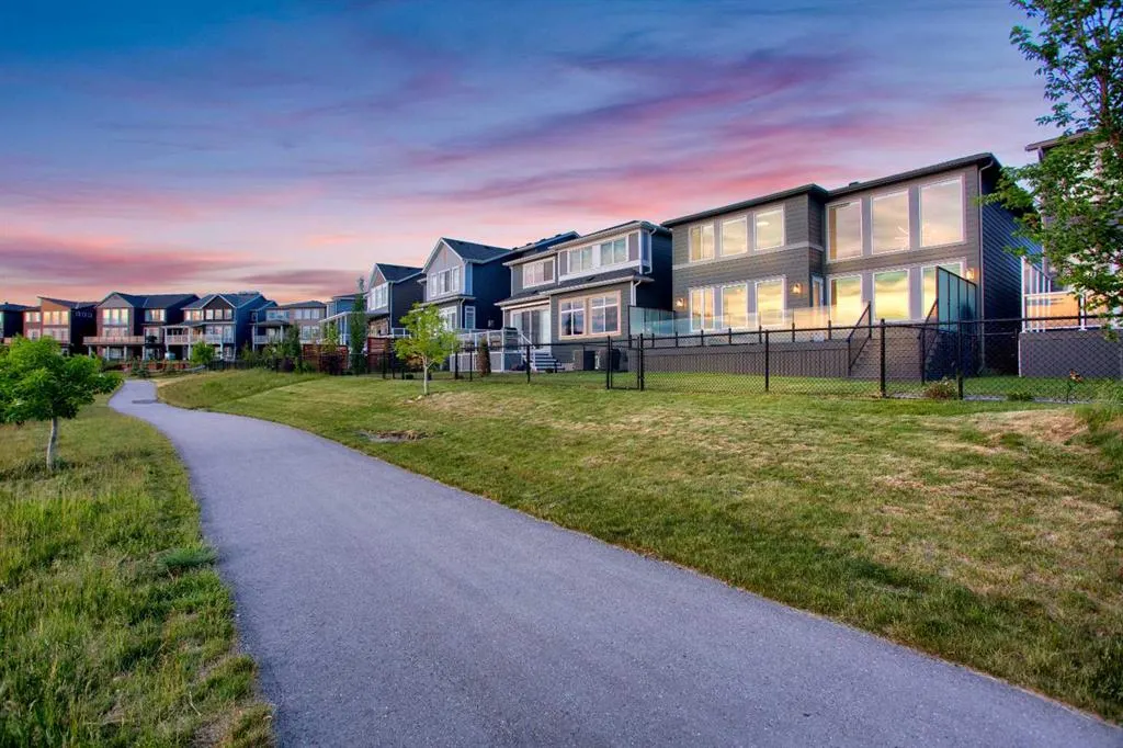 21 Lucas Cove NW