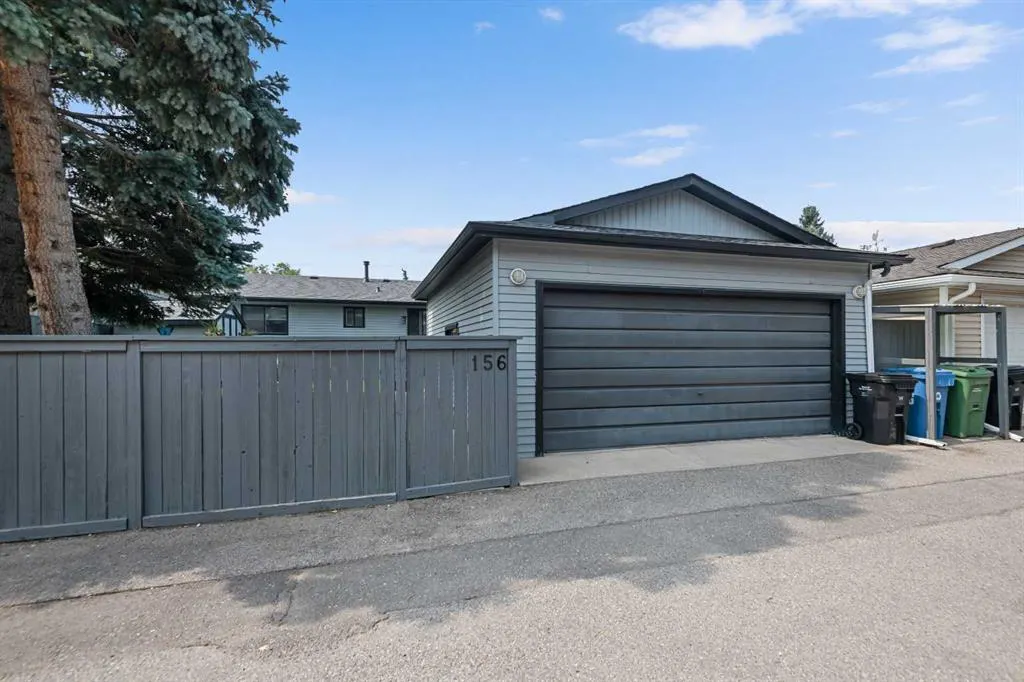 156 Rundlehill Drive NE