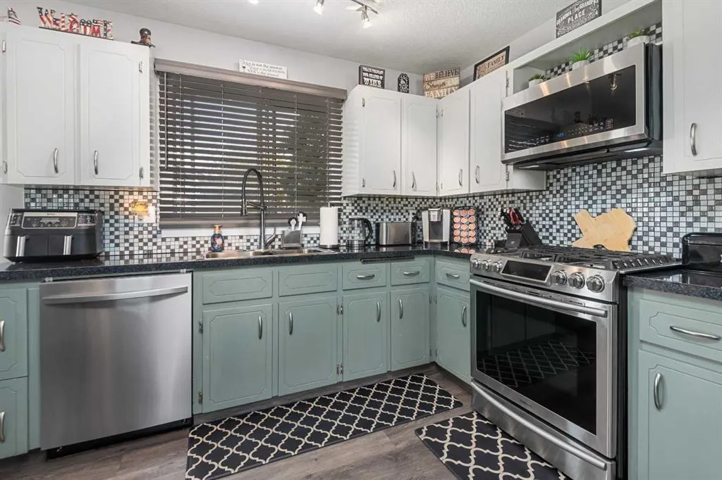 156 Rundlehill Drive NE