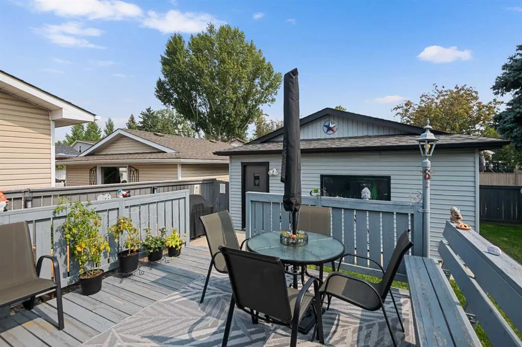 156 Rundlehill Drive NE