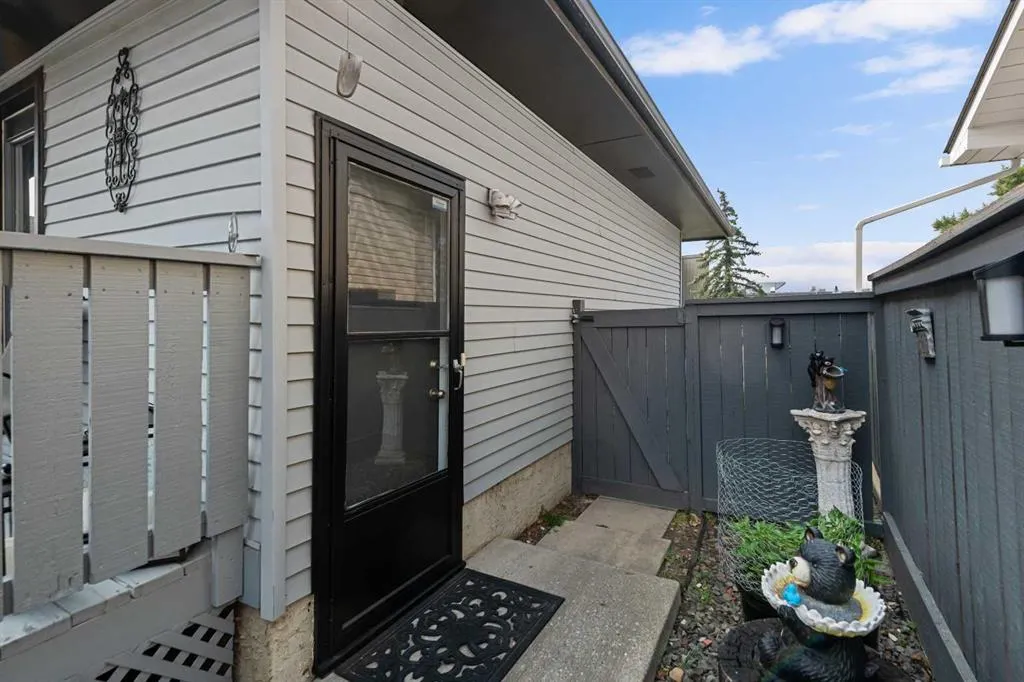 156 Rundlehill Drive NE