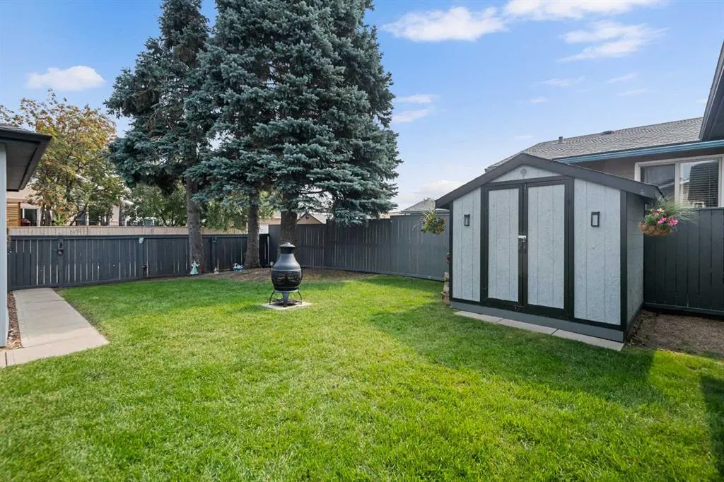 156 Rundlehill Drive NE