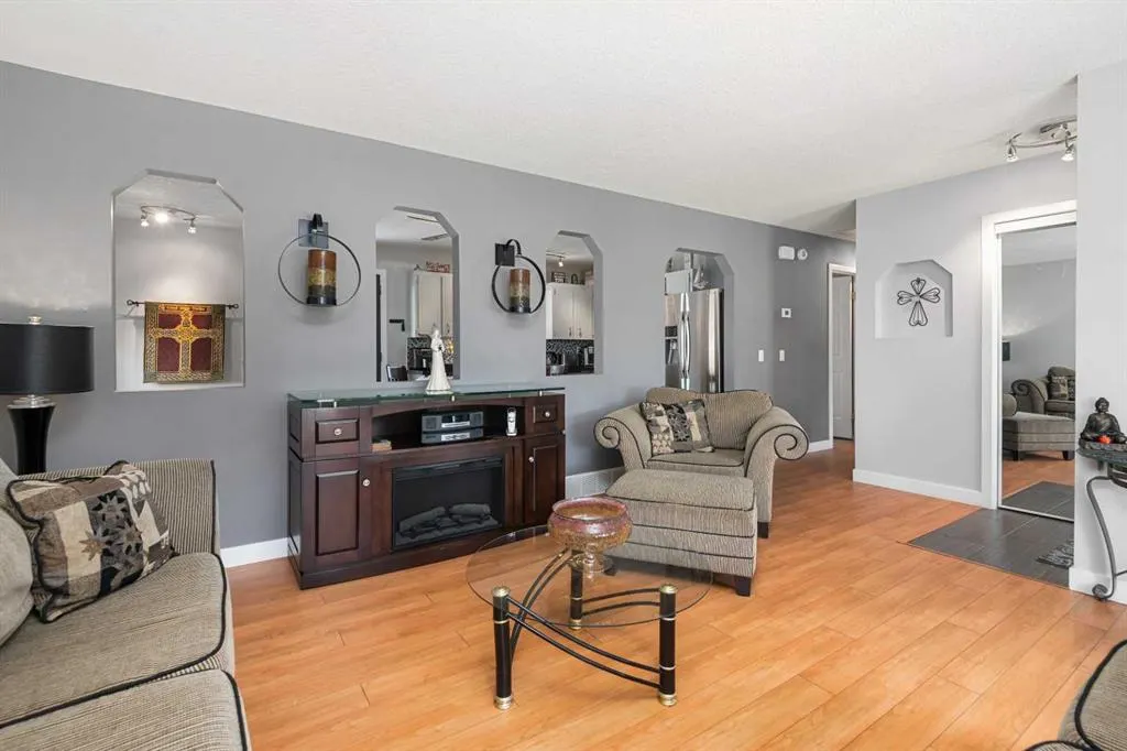 156 Rundlehill Drive NE