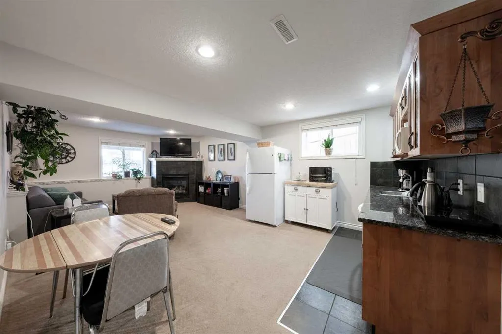 178 Prairie Springs Crescent SW