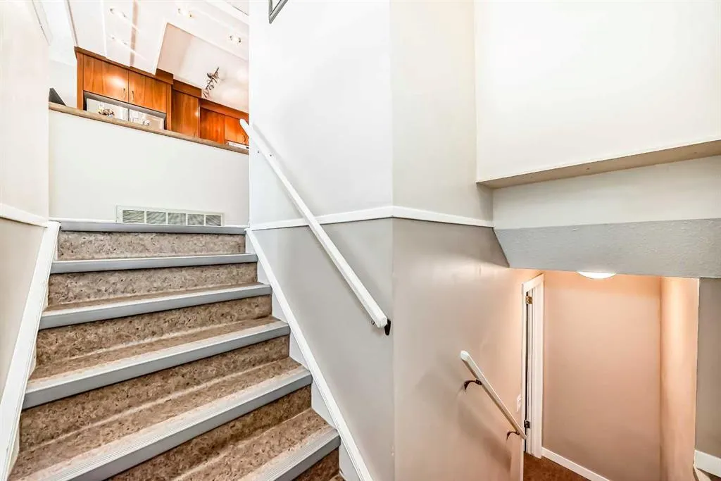 21 Falchurch Road NE