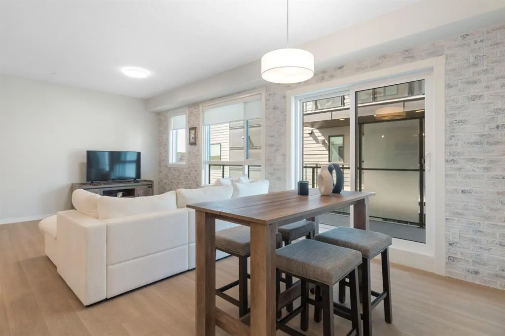 42 Cranbrook Gardens SE, #2203