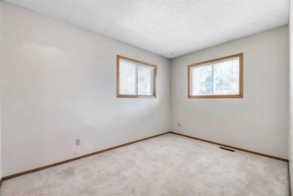 103 Riverglen Park SE