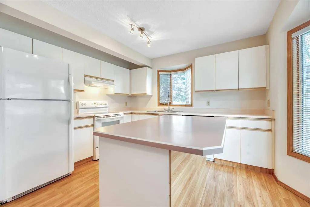 103 Riverglen Park SE
