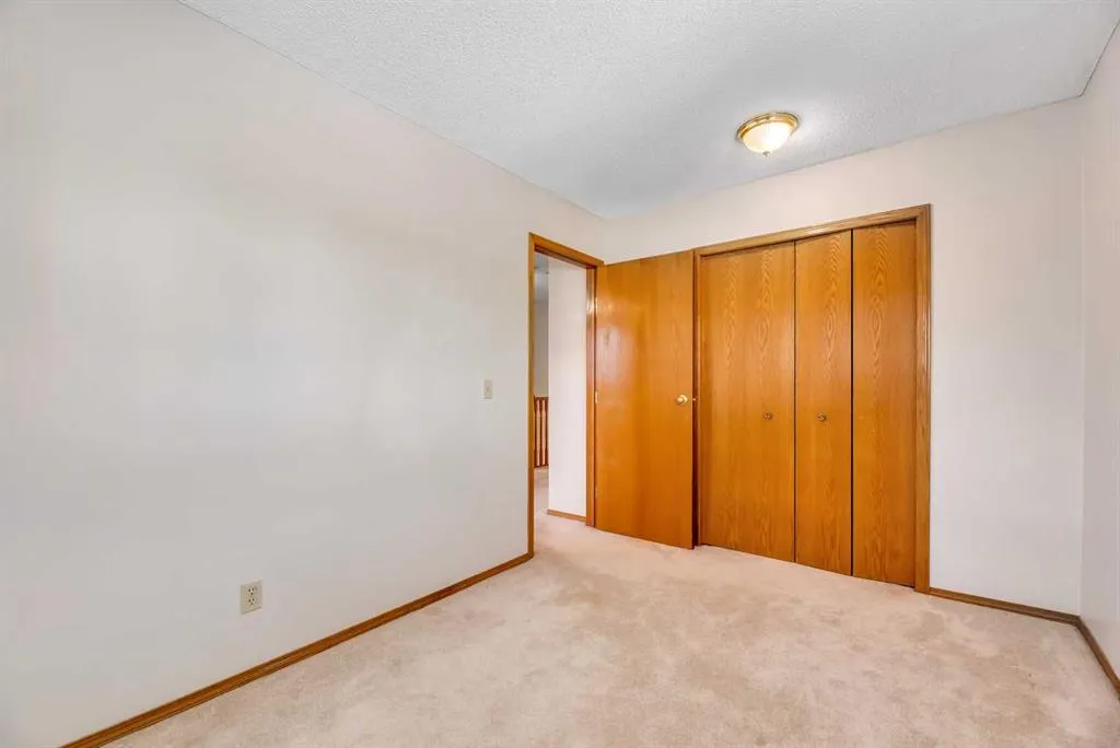 103 Riverglen Park SE