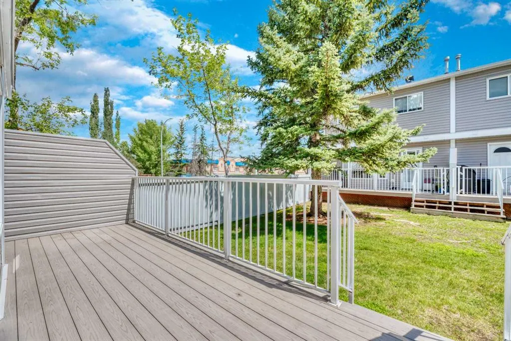 103 Riverglen Park SE