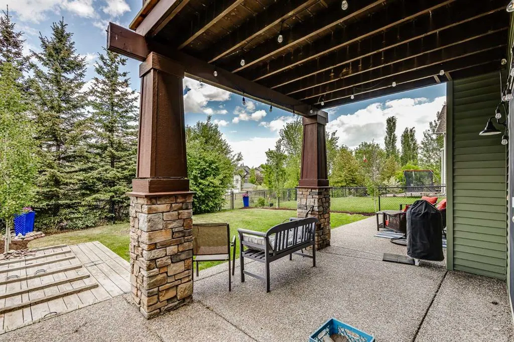 676 Coopers Drive SW