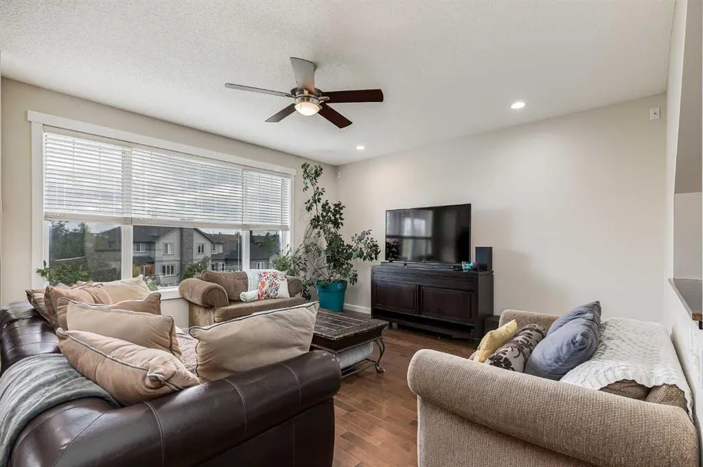 676 Coopers Drive SW