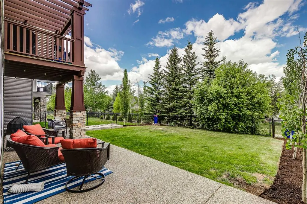 676 Coopers Drive SW