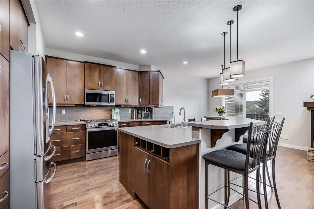 676 Coopers Drive SW