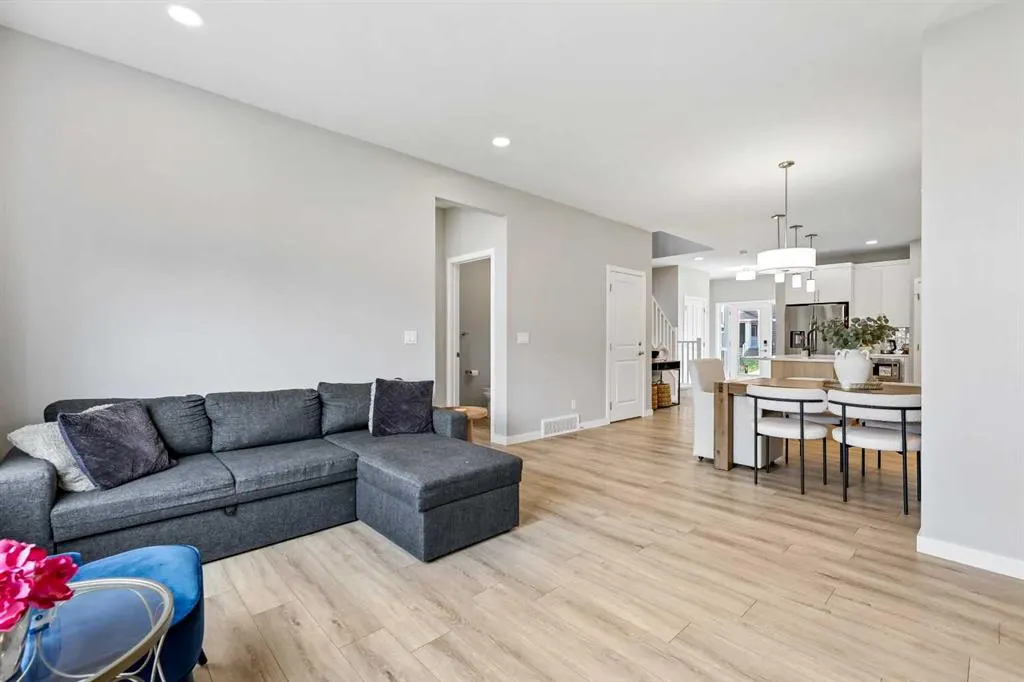 47 Finch Gardens SE