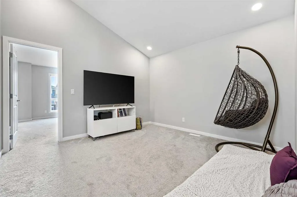 47 Finch Gardens SE
