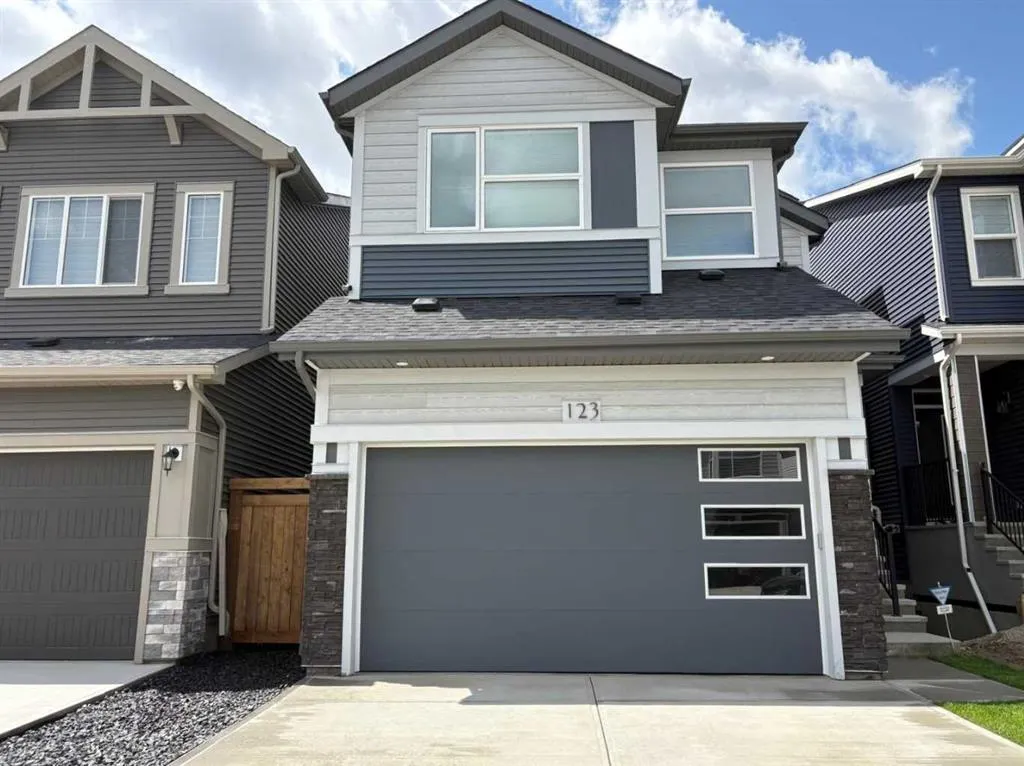 123 Mitchell Way NW