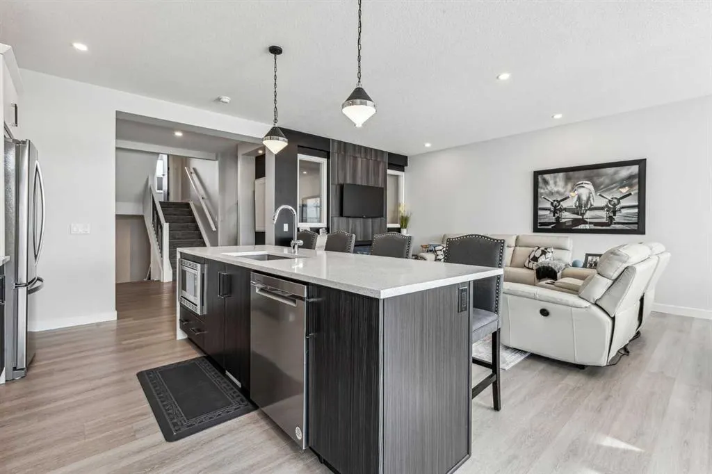 123 Mitchell Way NW