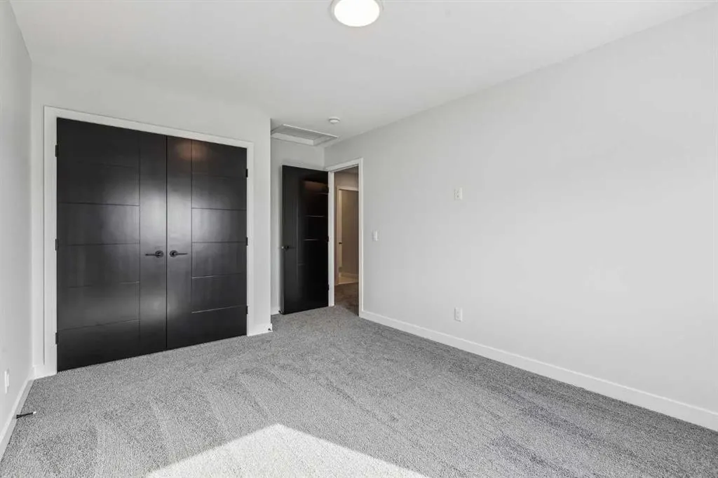 123 Mitchell Way NW