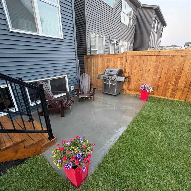 123 Mitchell Way NW