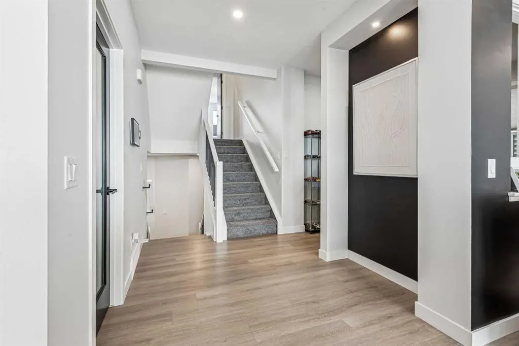 123 Mitchell Way NW